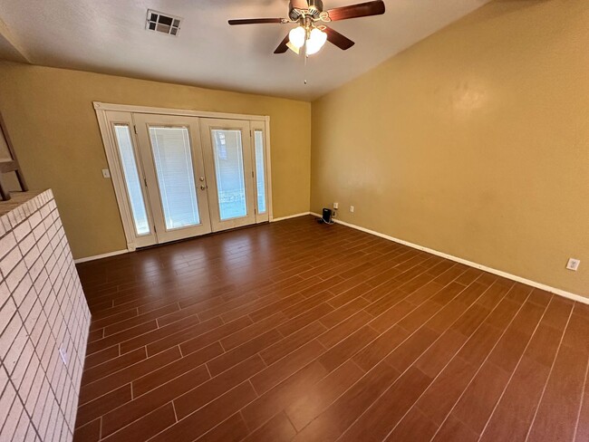 Building Photo - For Rent: Spacious 2-Bedroom, 2-Bath Home ...