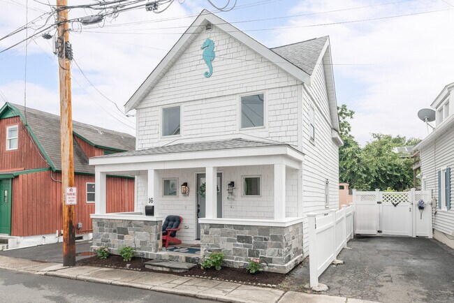 Building Photo - 16 Wood Ave