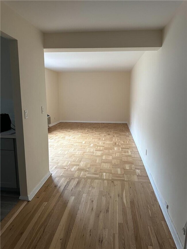 Foto del edificio - 45 E Hartsdale Ave