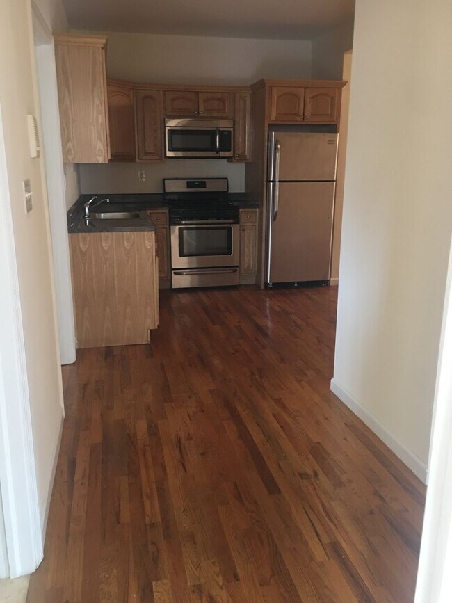 Foto del edificio - 342-344-344 Hawthorne Ave