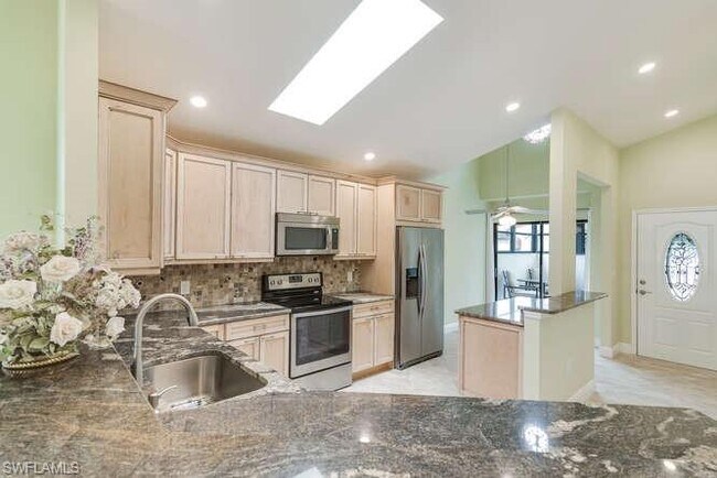 Foto del edificio - 13250 Oak Hill Loop