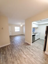 Building Photo - 6040 Shaker Wood Cir