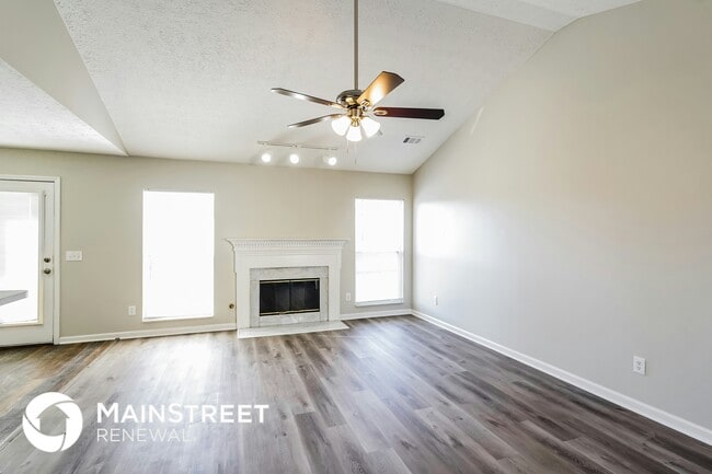 Building Photo - 2109 Freeman Ln