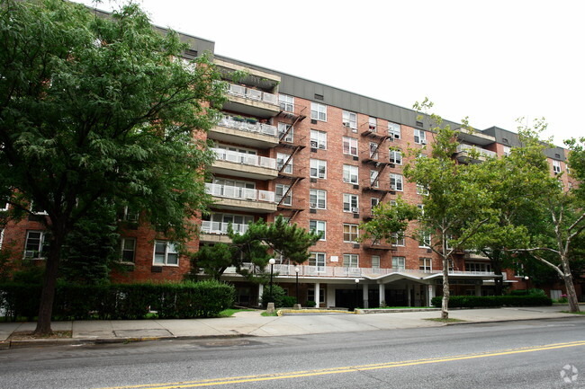 Building Photo - Kingston Court