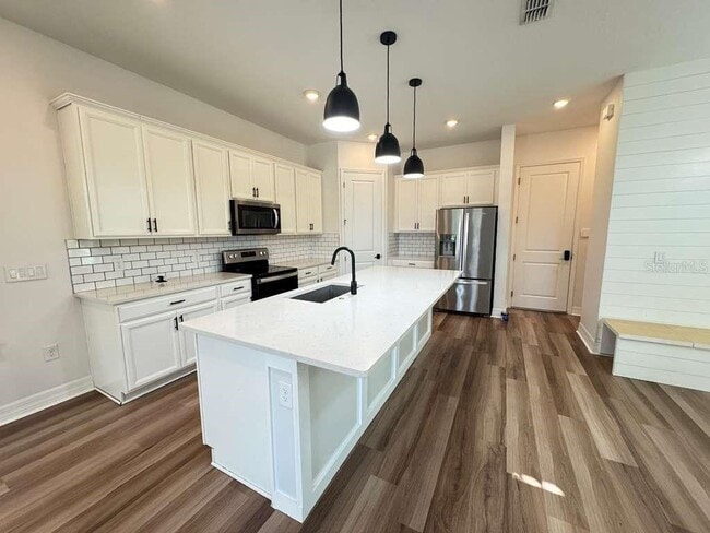 Building Photo - 15024 Stuttgart Aly