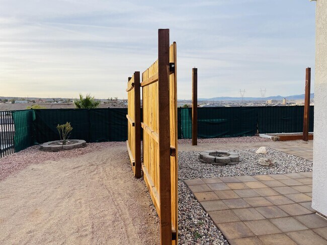 Foto del edificio - 2428 Mohave Ridge Ave
