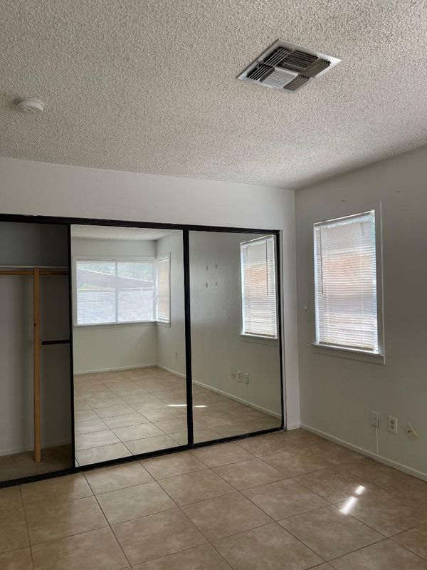 Foto del edificio - 8309 Palmada Dr