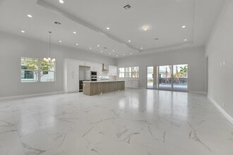 Building Photo - 9341 Crestview Cir Building Photo - 9341 Crestview Cir