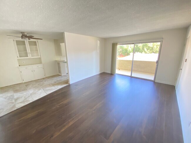 Building Photo - 3826 Mentone Ave