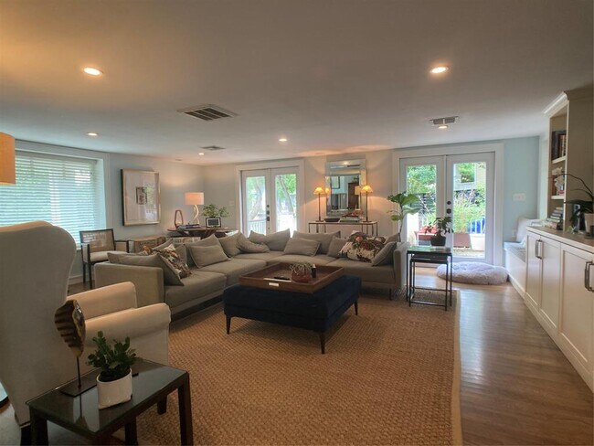 Building Photo - 2004 East Side Dr