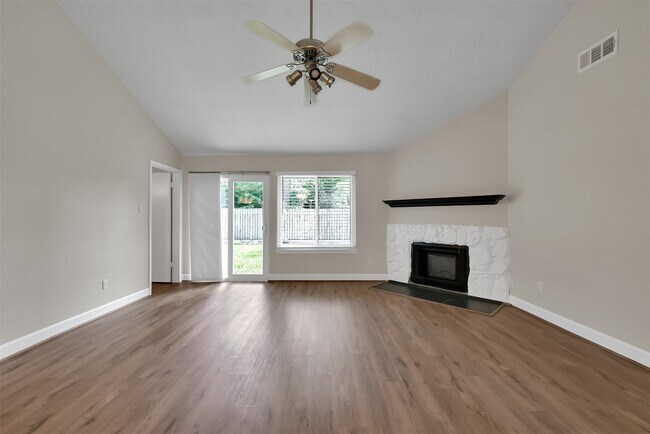 Foto del edificio - 22318 Meadowrock Dr