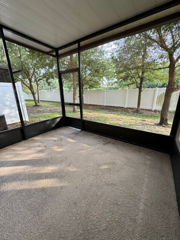 Foto del edificio - 6980 Holly Heath Dr