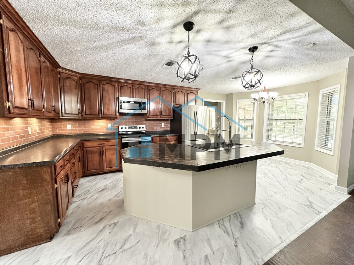 Foto principal - 307 Briarcliff Dr