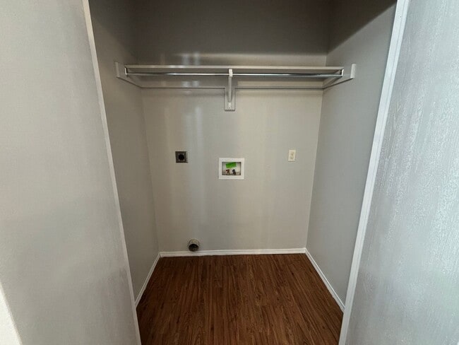 Building Photo - Modern 3-Bed, 2-Bath Duplex with Garage in...