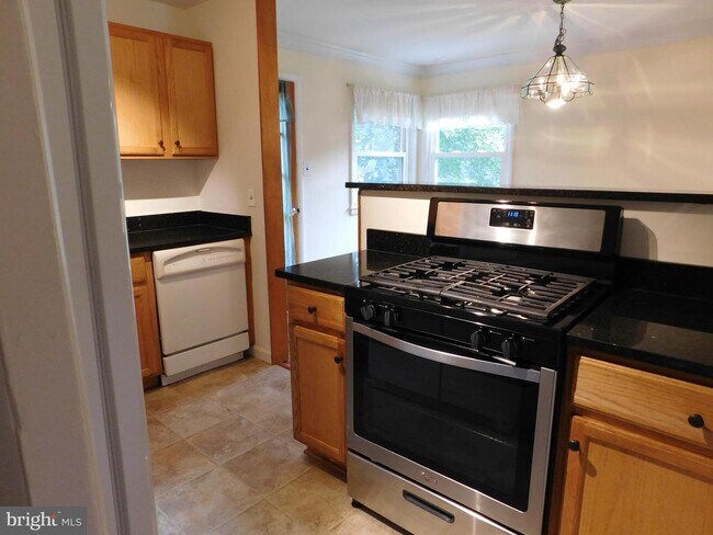 Building Photo - 6624 Moly Dr