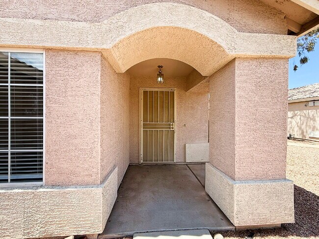 Foto del edificio - Charming 3-Bed, 2-Bath Home with Oversized...