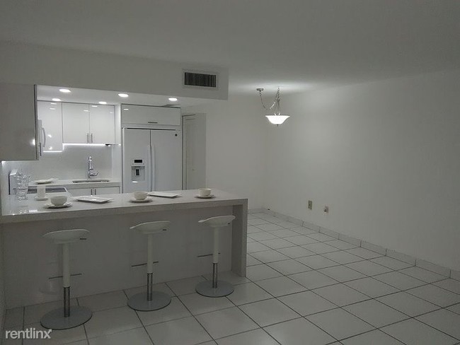 Foto del edificio - 1780 79th Street Causeway