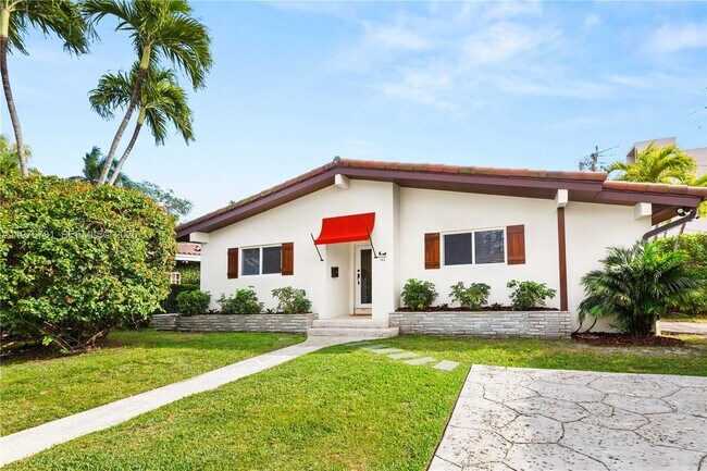 Building Photo - 140 Santander Ave