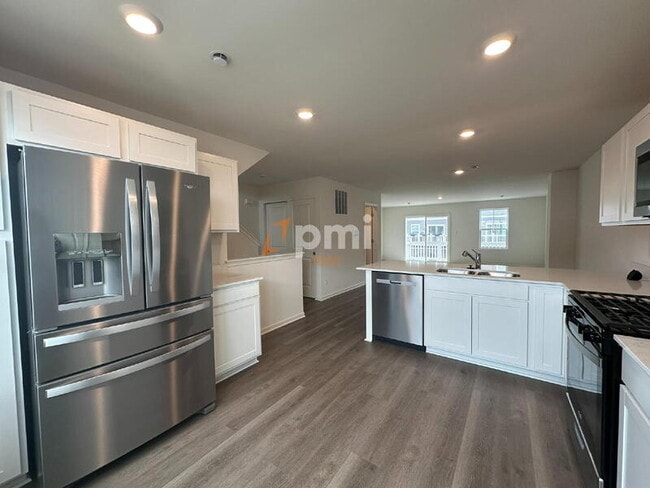 Building Photo - 8754 Clover Ln