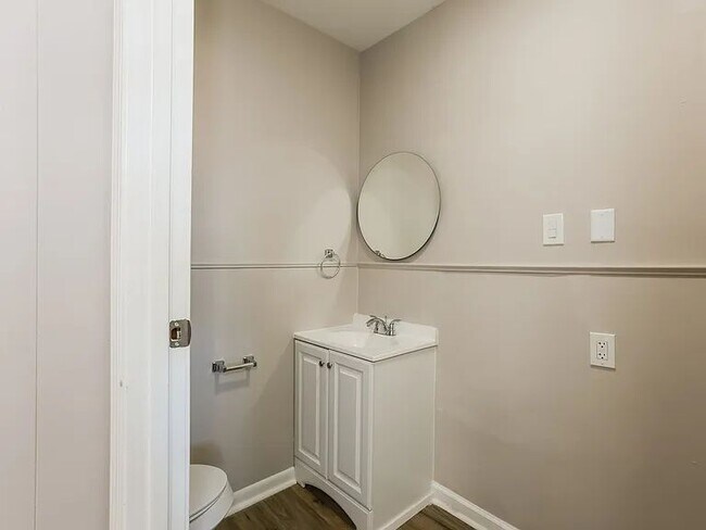 Foto del edificio - 5001 Gum Springs Rd