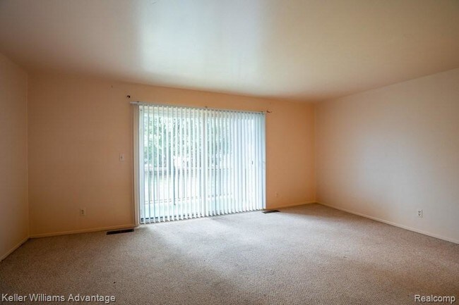 Building Photo - 25304 Shiawassee Cir