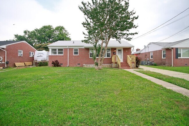 Building Photo - Hampton Home for Rent (3 bed/2 bath, 1,061...