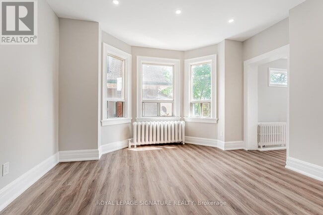 Building Photo - 382-382 Palmerston Blvd