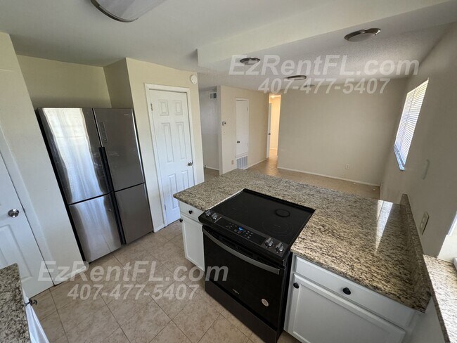 Foto del edificio - Cozy 3/1.5 with One Car Garage - Great San...