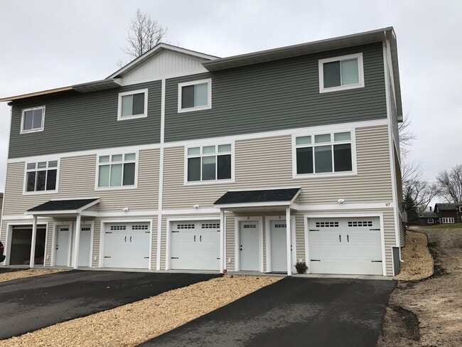 Building Photo - 105 Lakeview Dr