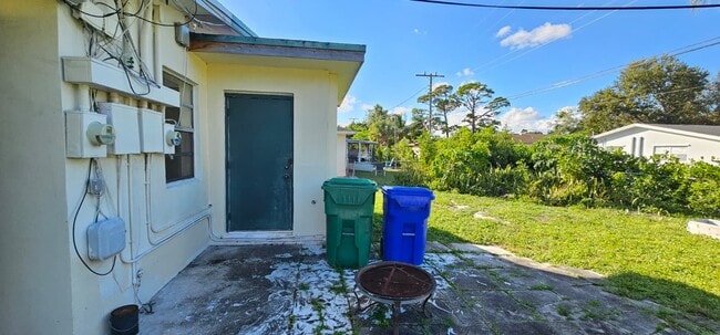 Foto del edificio - 4117 SW 24th St