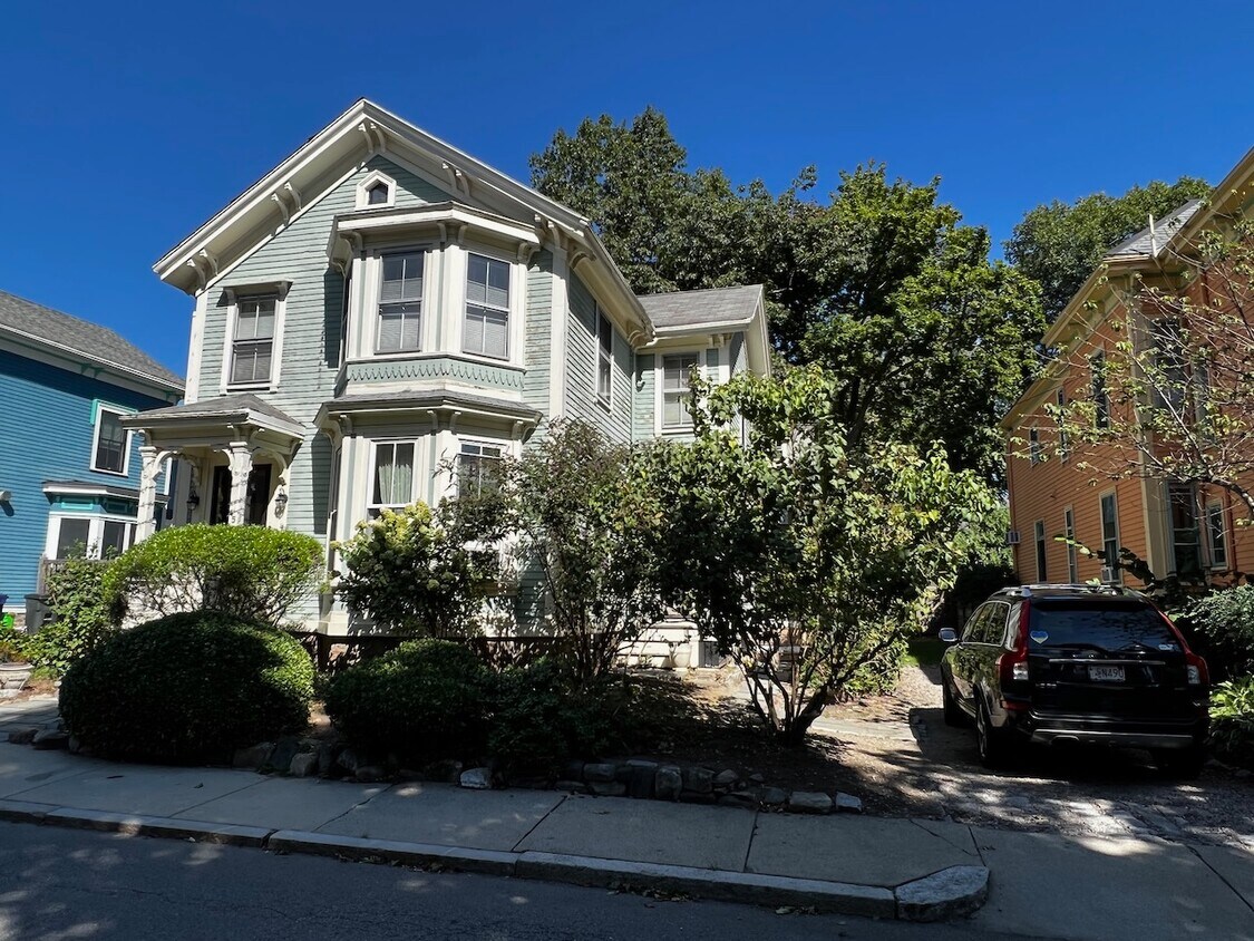 Primary Photo - 45 Holbrook St