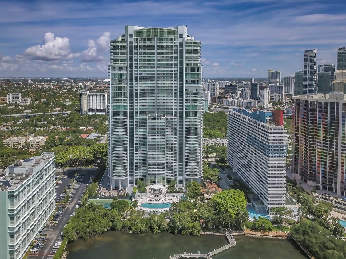 Foto principal - 1643 Brickell Ave