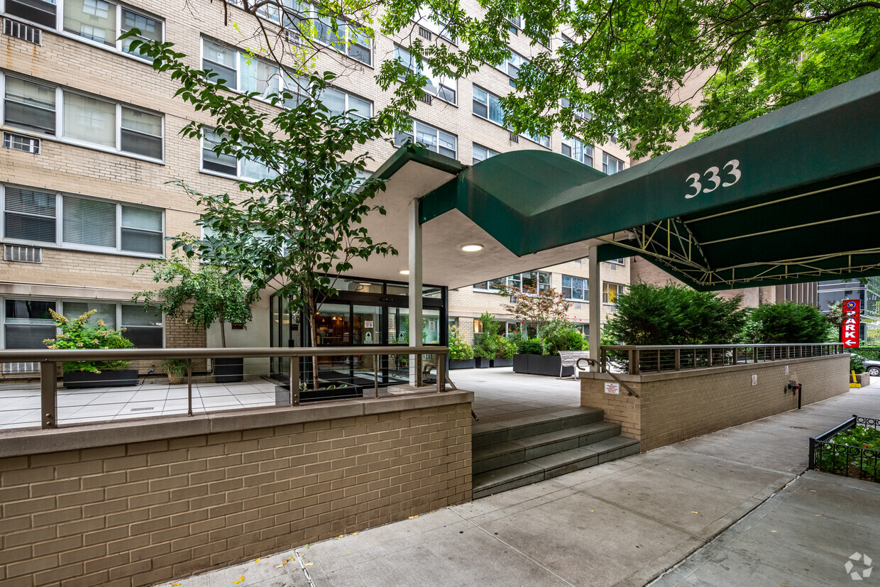 Entrance - 333 E 46th St