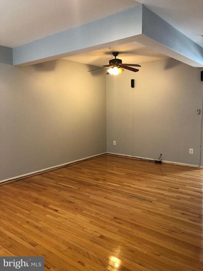 Foto del edificio - 8800 Papillon Dr