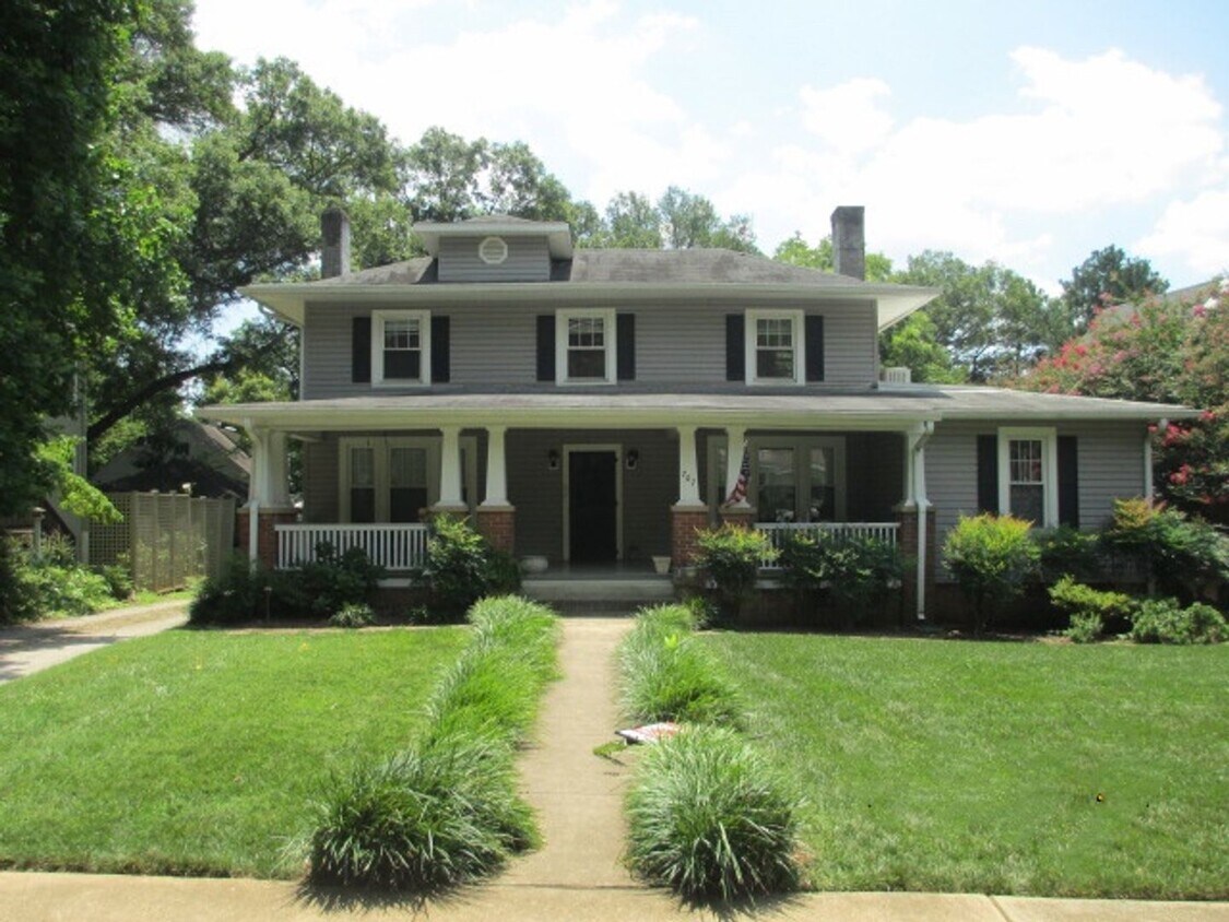 Primary Photo - Charming 2br 1ba Condo in Five Points! Ava...