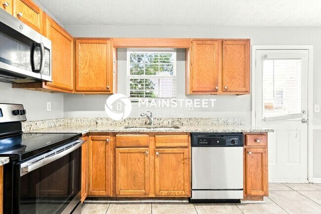Building Photo - 4 Bedroom Pet-Friendly Home in Jonesboro, GA with Main Street Renewal