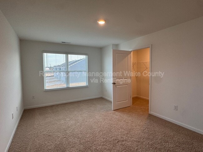 Foto del edificio - 407 Belgian Red Wy