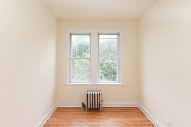 Foto del edificio - 2600 N Kimball Ave