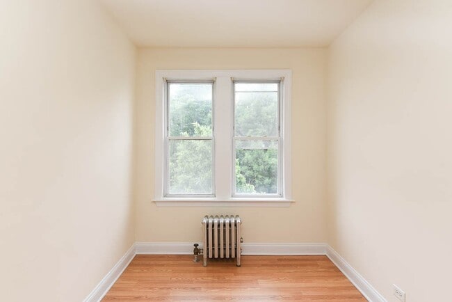 Building Photo - 2600 N Kimball Ave