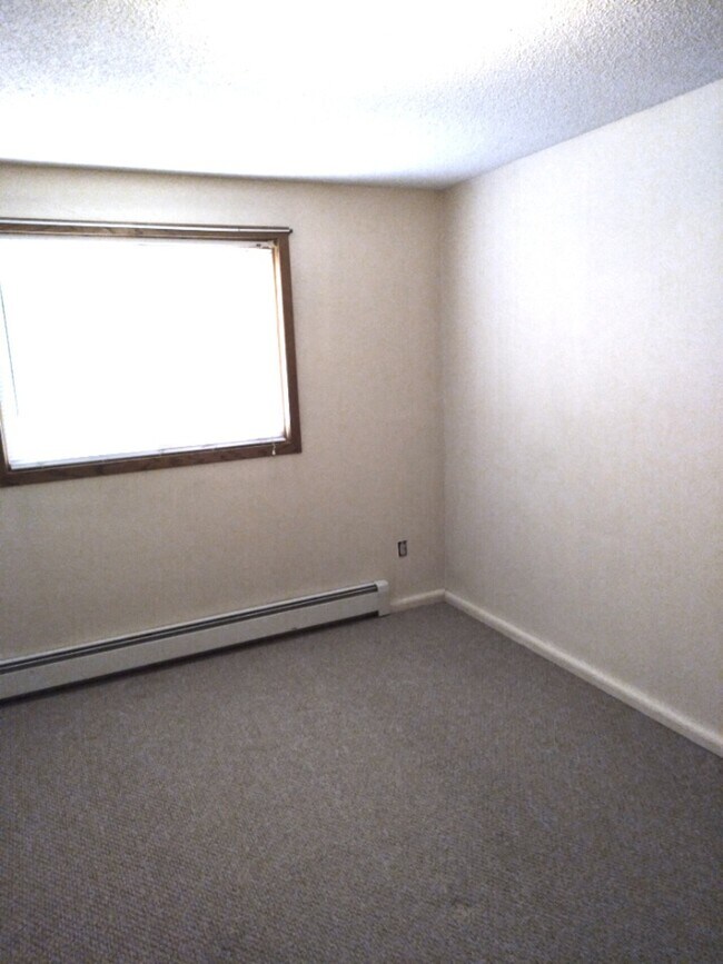 Building Photo - Kaeding Apartments - 315 14th Ave SE