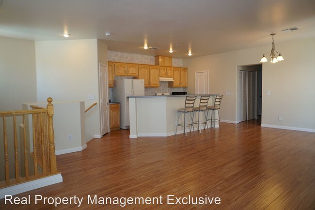 Foto del edificio - 1340 Grass Creek Ave