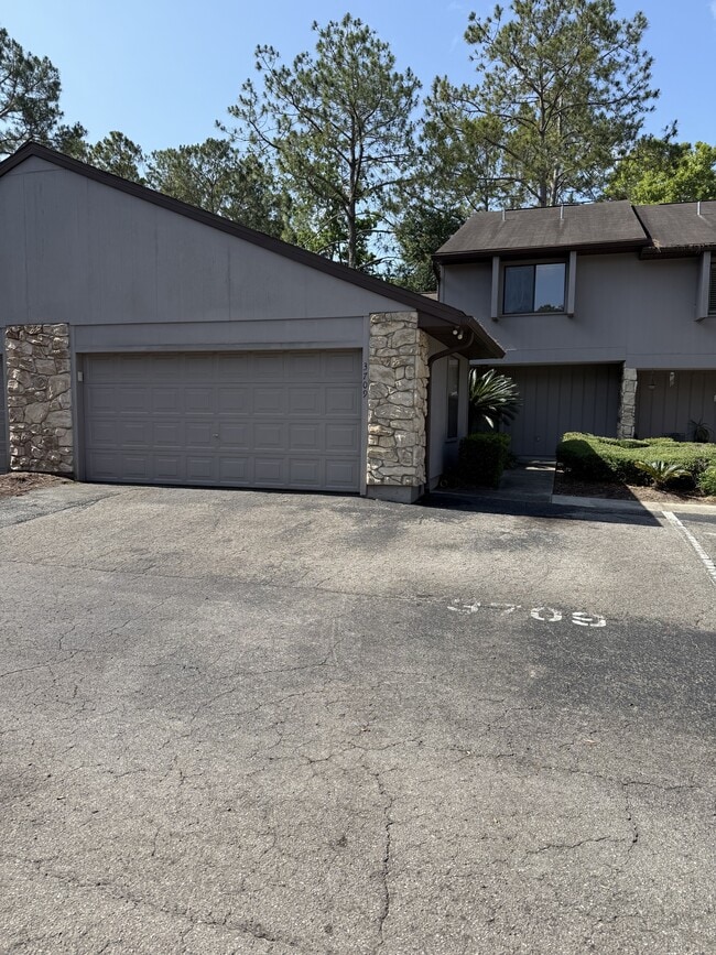 Building Photo - 3709 NW 58th Pl