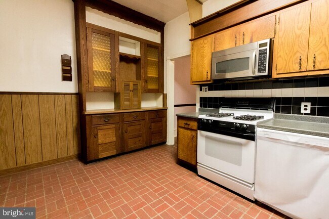 Building Photo - 5031 N Marvine St