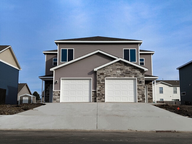Building Photo - 604 Commercial Dr