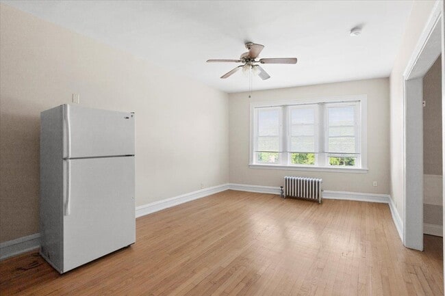 Foto del edificio - 1145 W Morse Ave