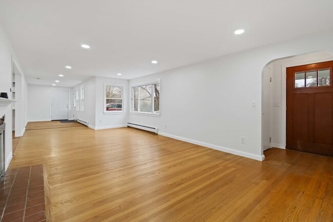 Foto del edificio - 58 Cutler Dr