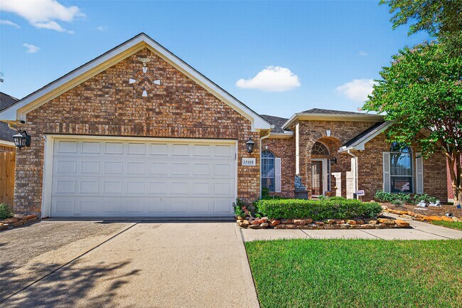 Foto del edificio - 15110 Greenhaven Lake Ln