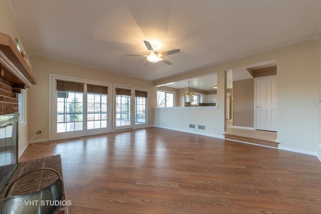 Foto del edificio - 565 Coventry Ln