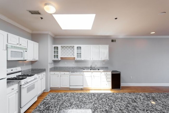 Building Photo - 99 Park Ave