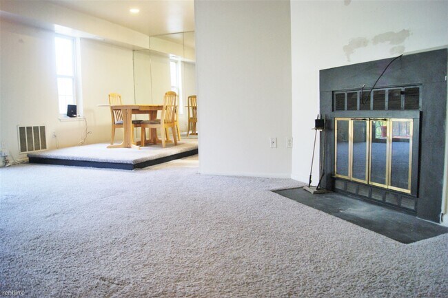 Foto del edificio - 2 br, 1 bath  - 14 Mountbatten Ct Apt 203